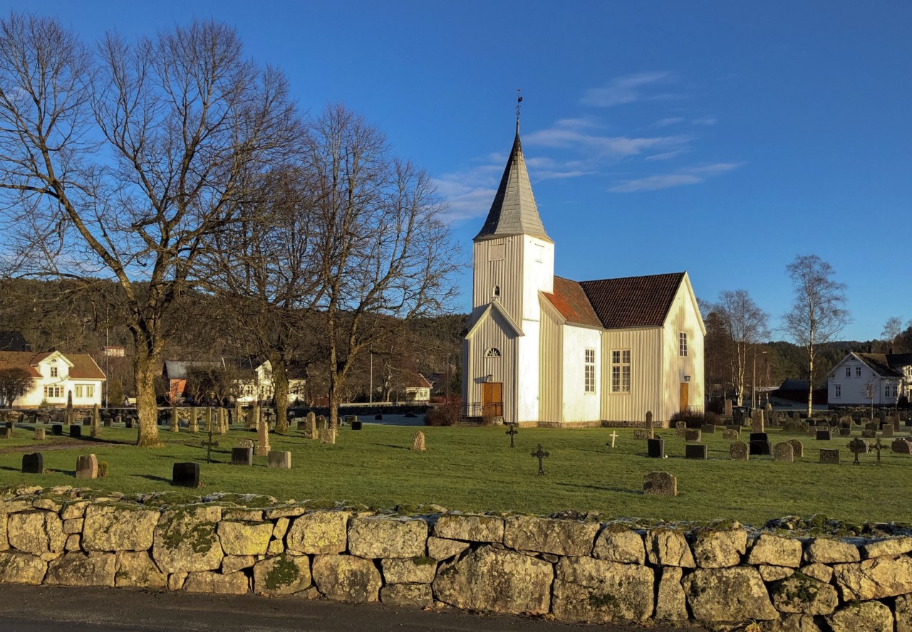 Om Øyslebø Kirke - Lindesnes Kirkelige Fellesråd